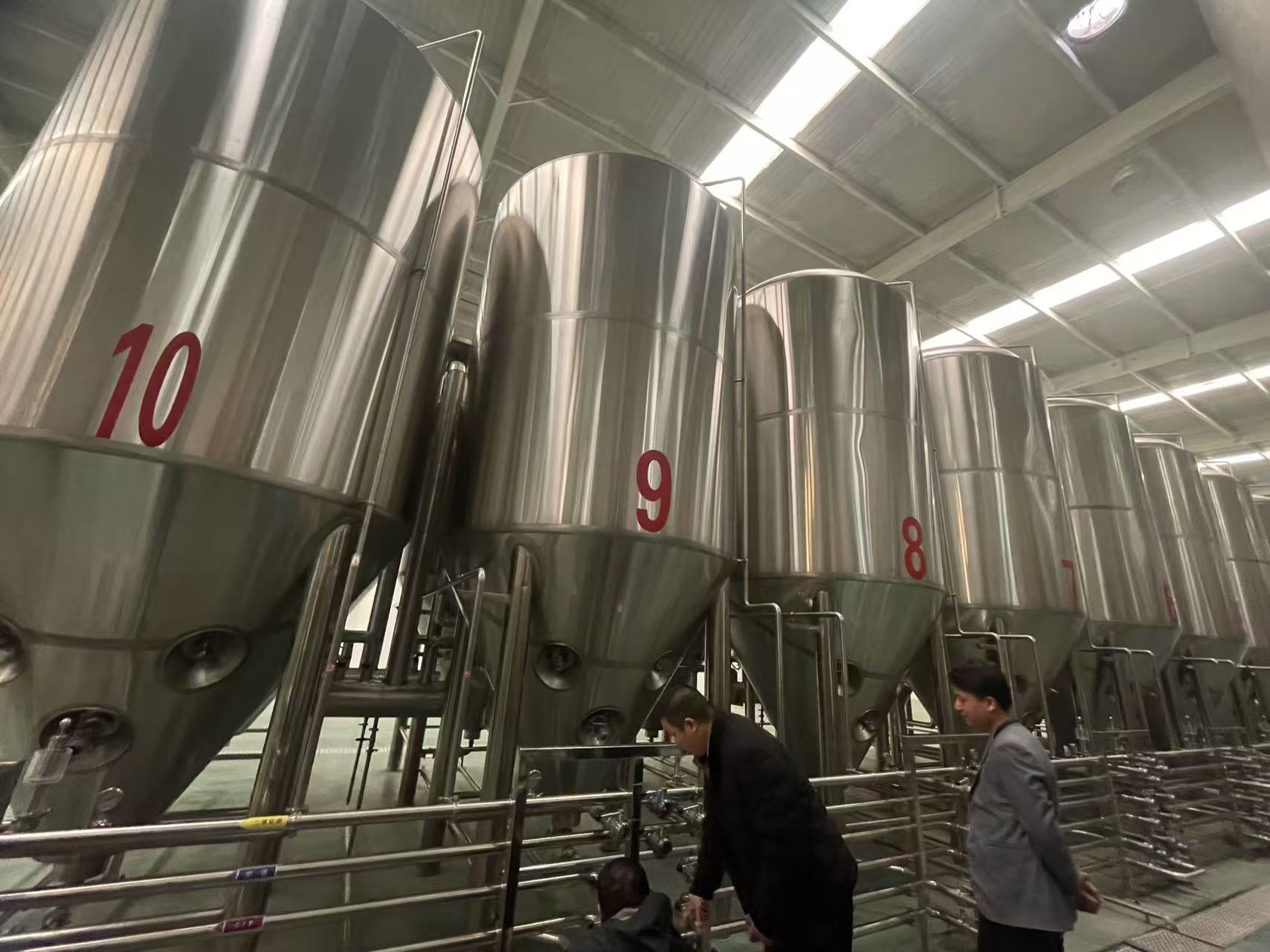 大路镇精酿啤酒设备厂—平面布置、设备设计、制造、调试、培训等一条龙服务
